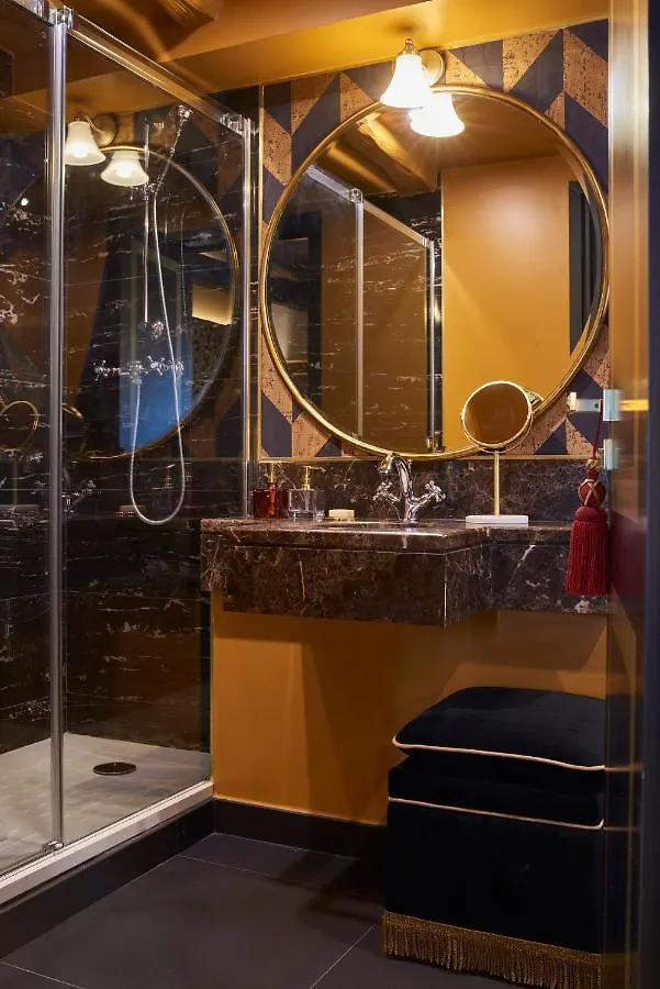 Maison Nabis By Happyculture Париж 4*,